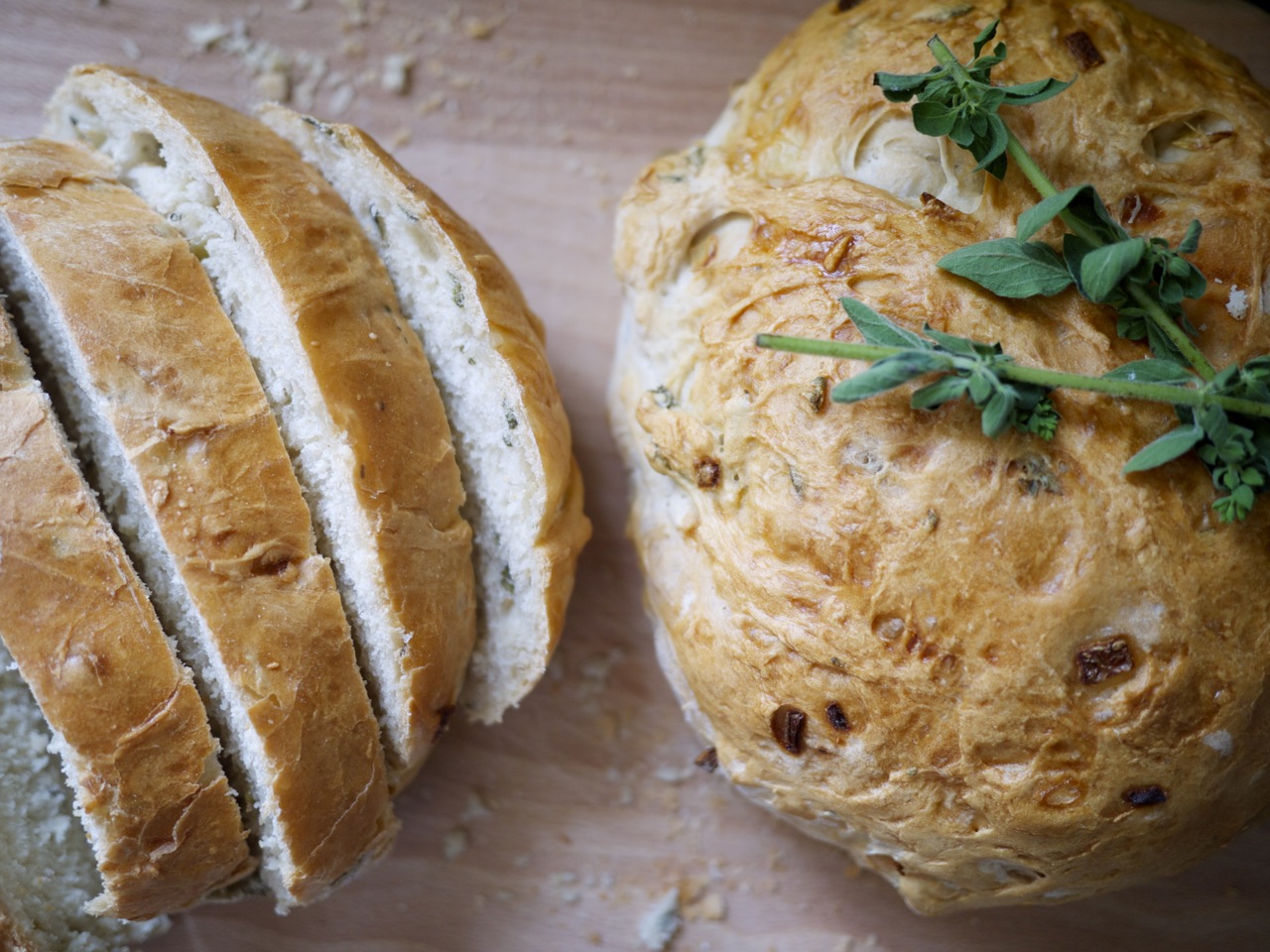 Oregano and Onion Bread 